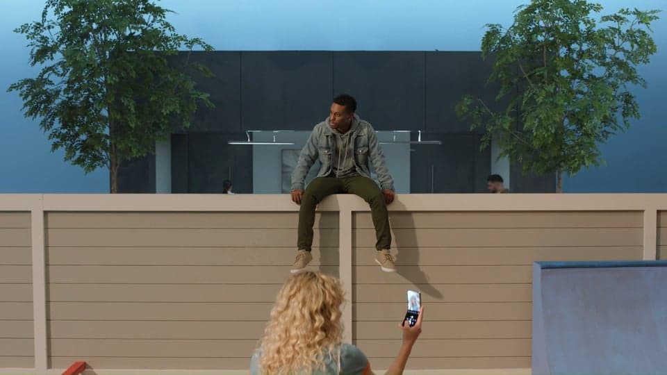 It’s easier than you think. Switch to Galaxy Z Flip4 and make your friends flip!